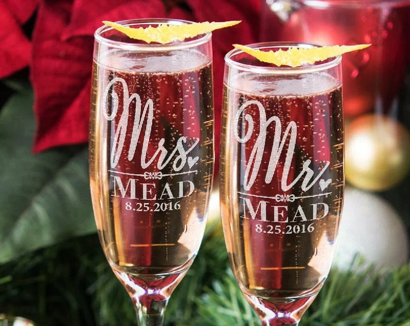 Custom Mr and Mrs Newly Married Champagne Glasses w/ Last Name Date Set of 2 Wedding Flutes Couples, Toasting, Anniversary, Engagement Gift