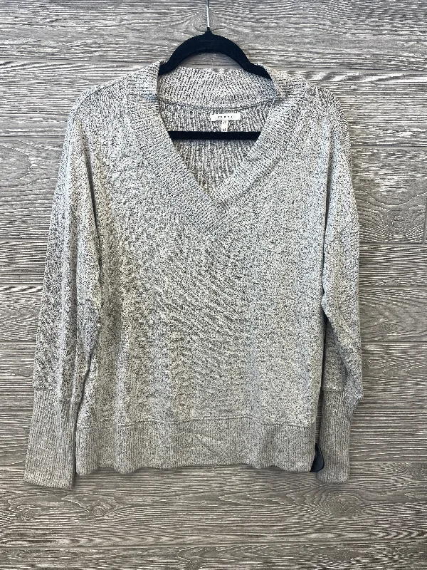 Top Long Sleeve By Maurices In Grey, Size: M